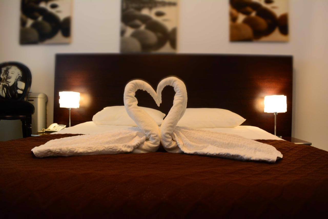Motel Anghel กาลาจิ ภายนอก รูปภาพ